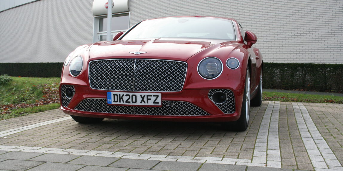 voorzijde bentley coupe