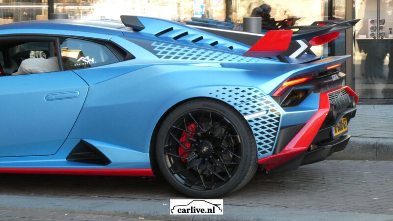 Lamborghini Huracan STO carlive carspot