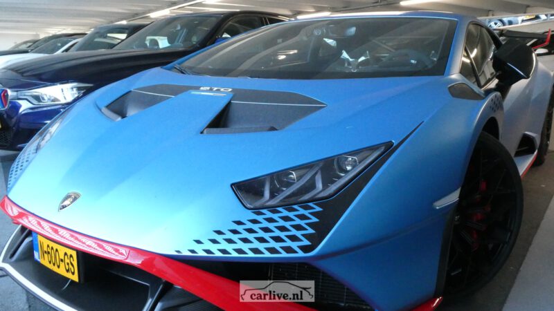 Lamborghini Huracan STO carlive carspot