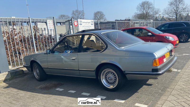 links achter BMW 635csi