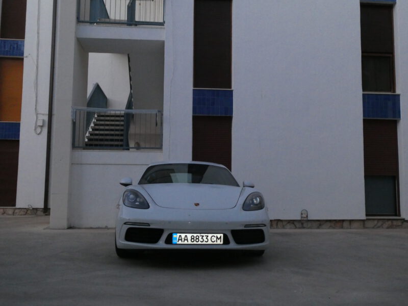 Fotoreportage auto's in Spanje witte porsche cambrils Fotoreportage auto's in Spanje. 