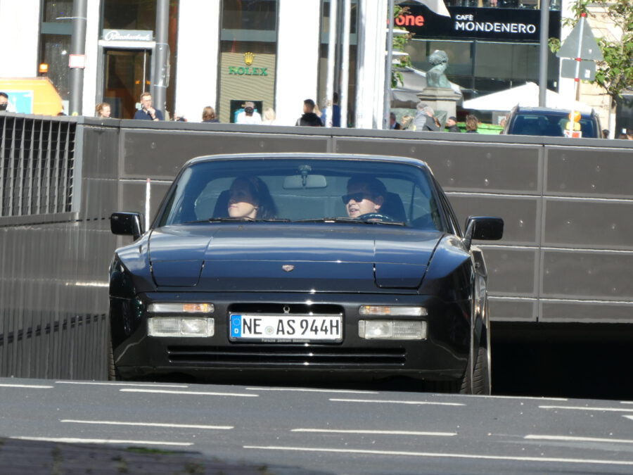 porsche 944 carlive carspot