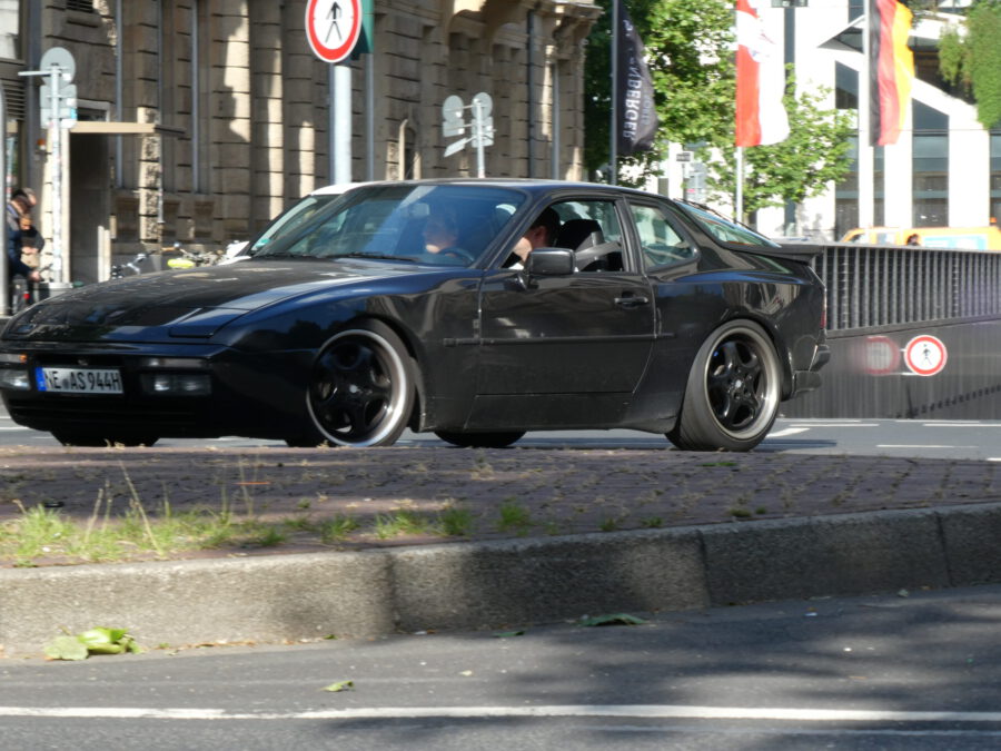 porsche 944 carlive carspot