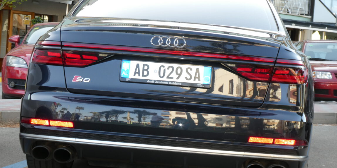 glimmende audi s8