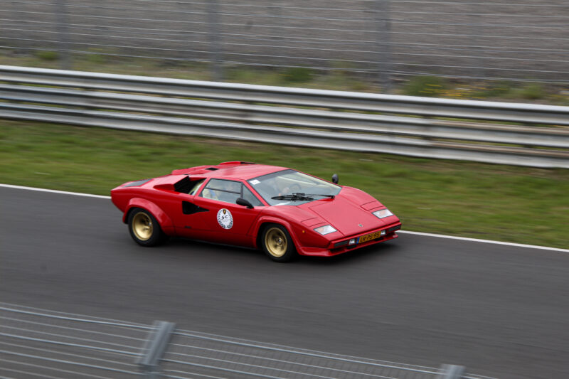 rijden op het circuit Lamborghini Countach