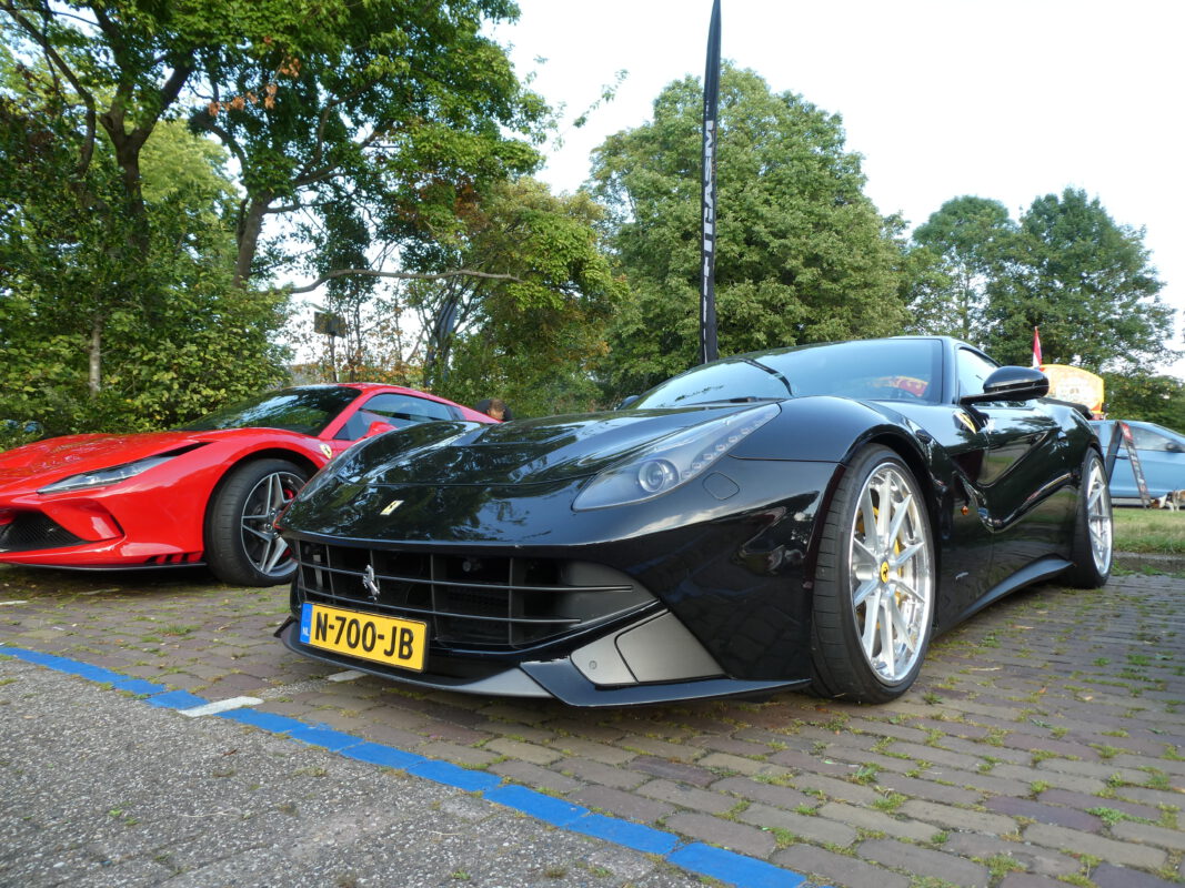 Ferrari F12 Berlinetta carlive StreetGasm Ouderkerk aan de Amstel