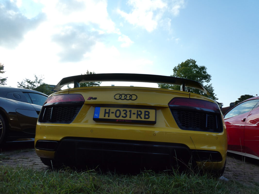 Achterzijde gele Audi R8 StreetGasm Ouderkerk aan de Amstel