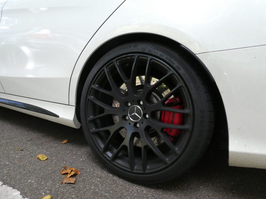 velg Mercedes C63 AMG