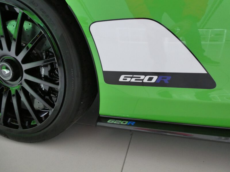 Supercar groene McLaren 620R carspot